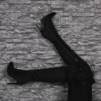 Sexy velvet overknee boots with lacing black