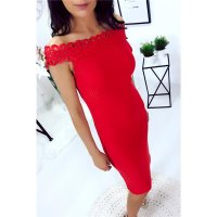 Elegant knee-length rib-knitted dress in Carmen style red