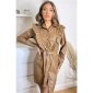 Knielanges Kunstleder Kleid mit Rüschen und Gürtel Camel